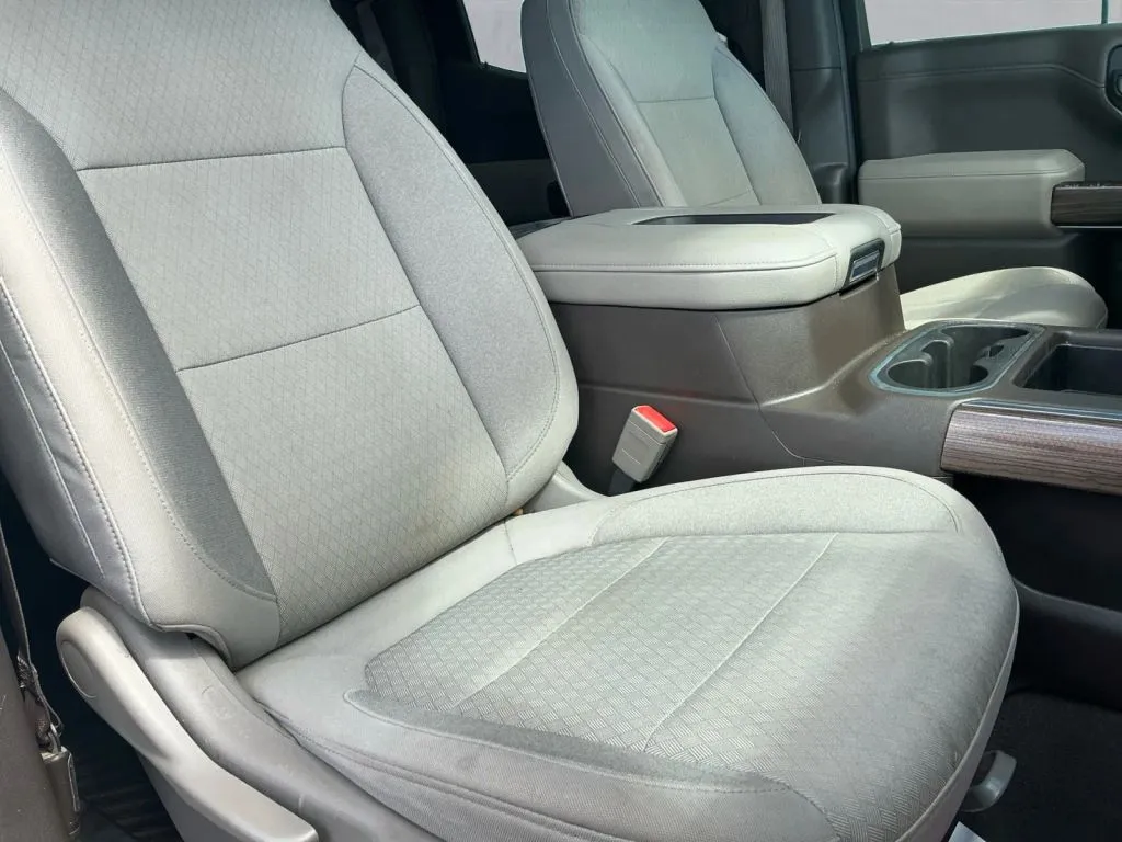 Chevrolet Silverado photo 20