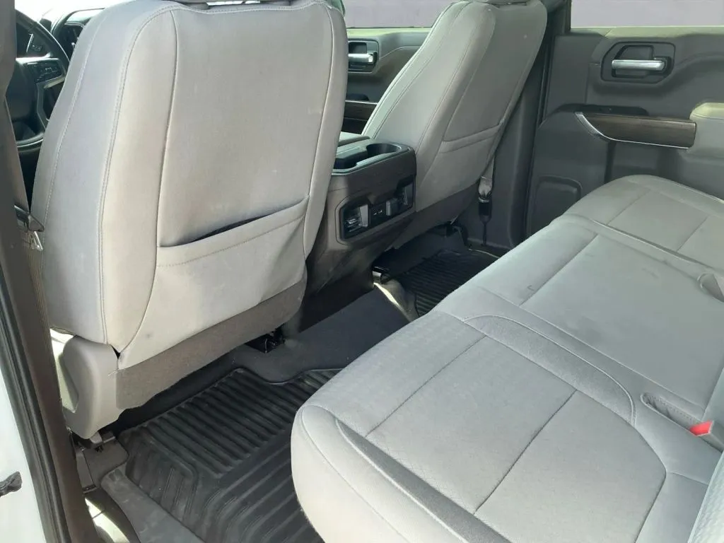 Chevrolet Silverado photo 14