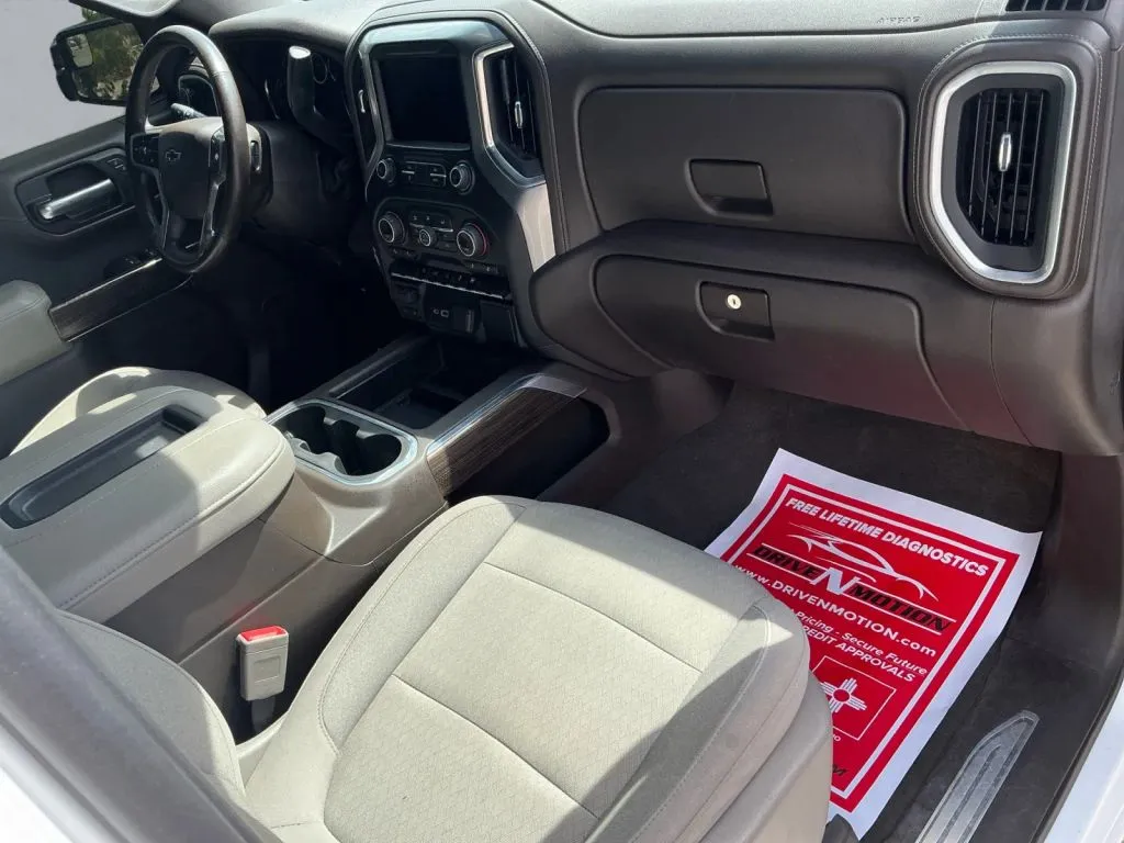 Chevrolet Silverado photo 18