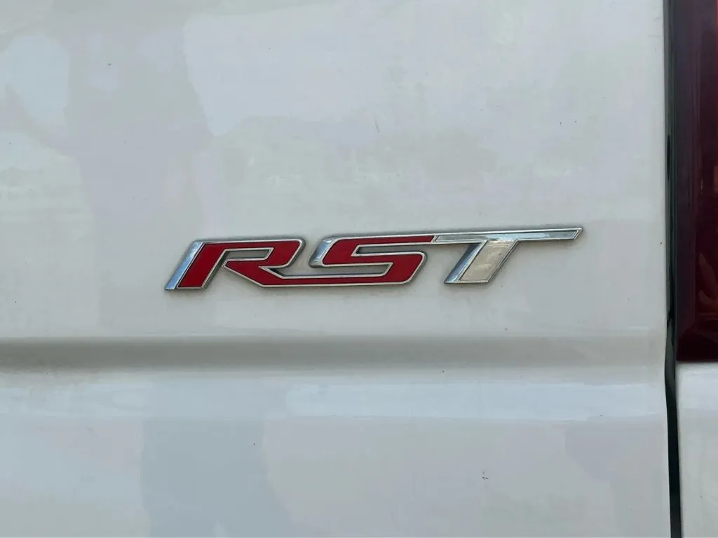 Chevrolet Silverado photo 16