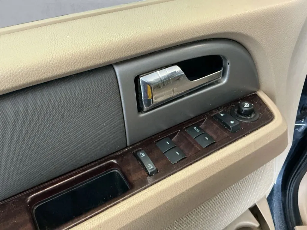 Ford Expedition photo 10