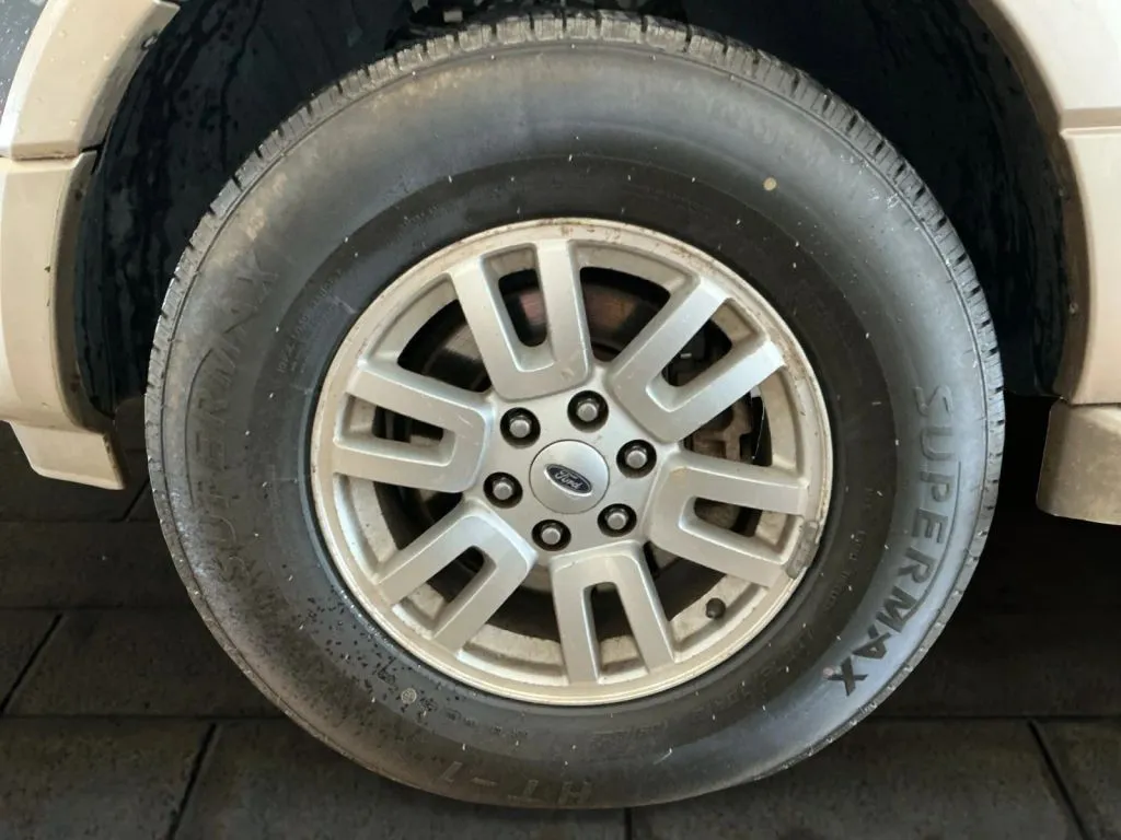 Ford Expedition photo 23