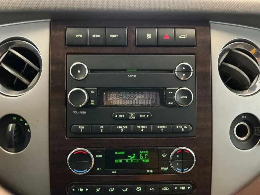Ford Expedition photo 27