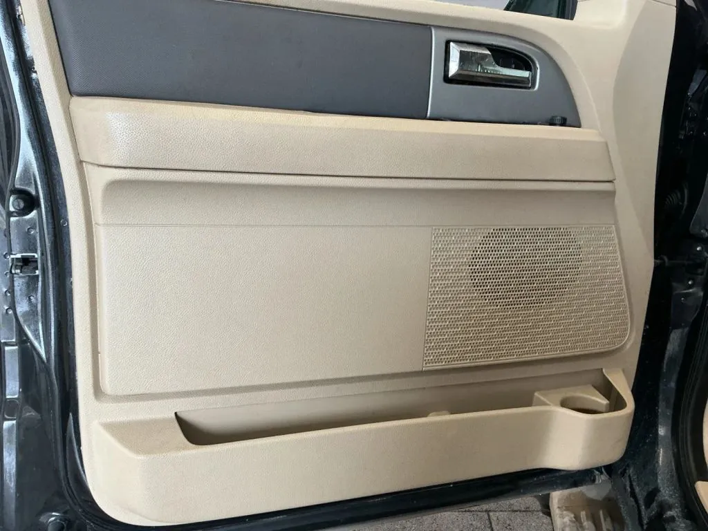 Ford Expedition photo 9