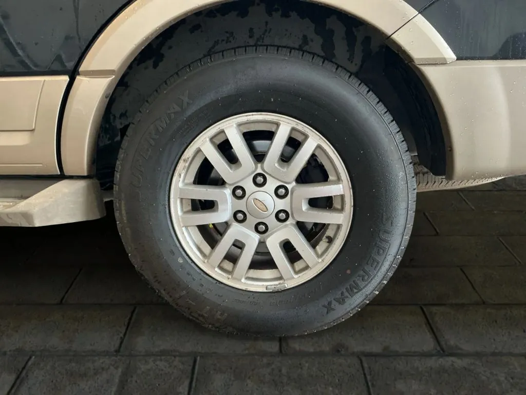 Ford Expedition photo 17