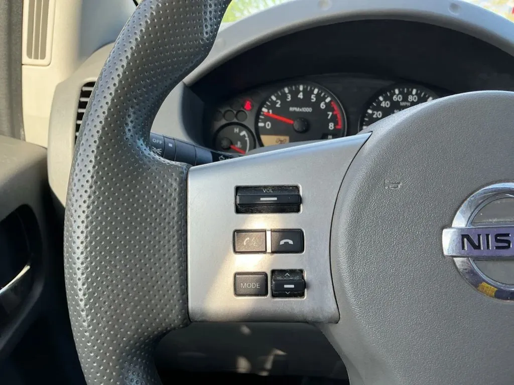 Nissan Frontier photo 25