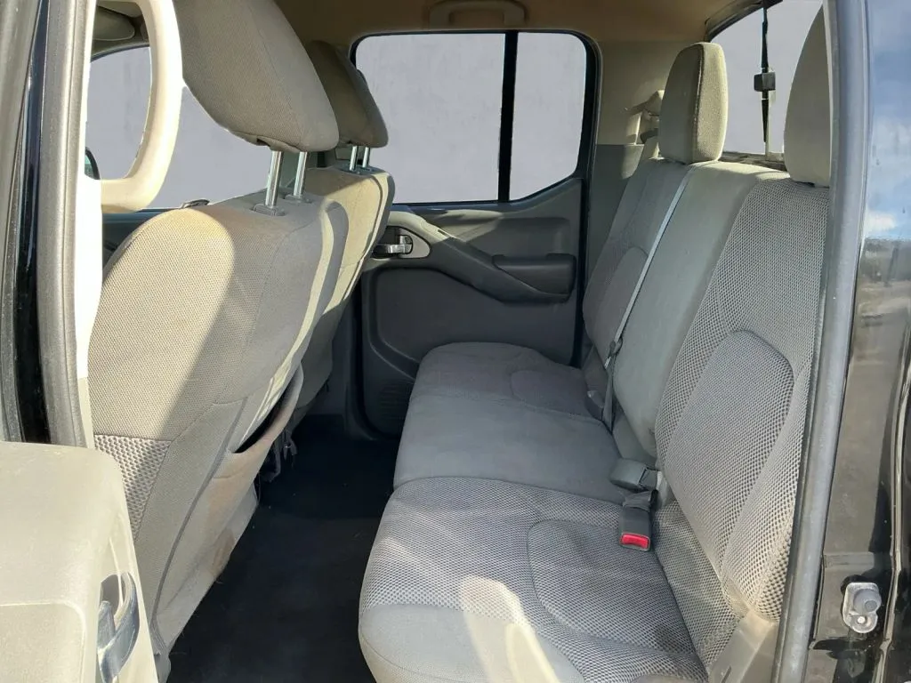 Nissan Frontier photo 14