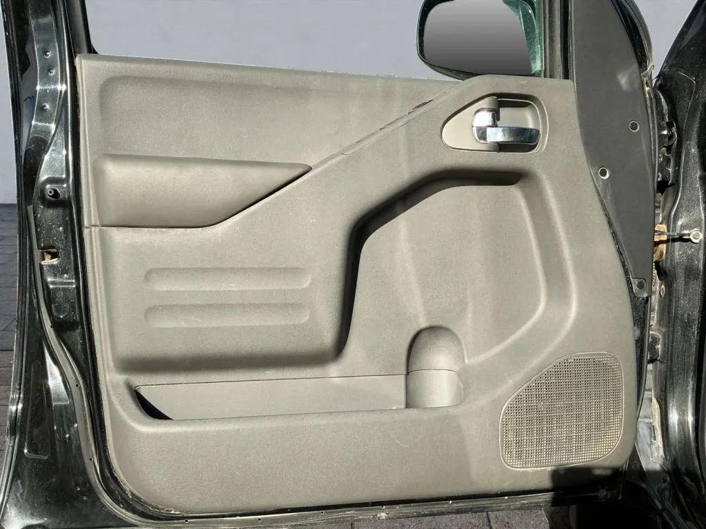Nissan Frontier photo 10