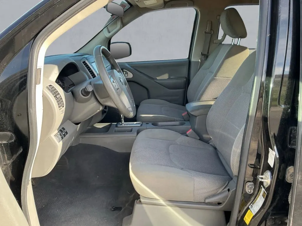 Nissan Frontier photo 12