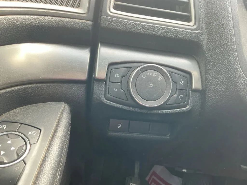 Ford Explorer photo 37