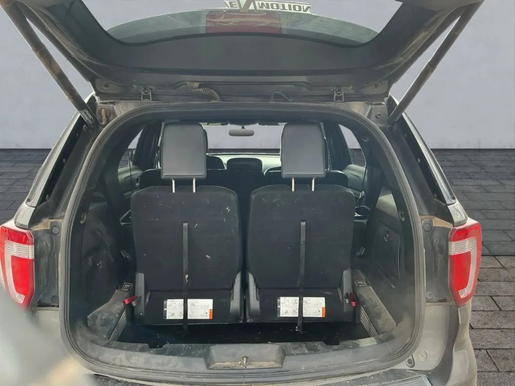 Ford Explorer photo 20