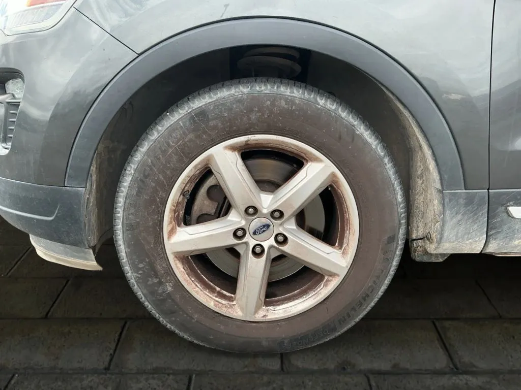 Ford Explorer photo 24