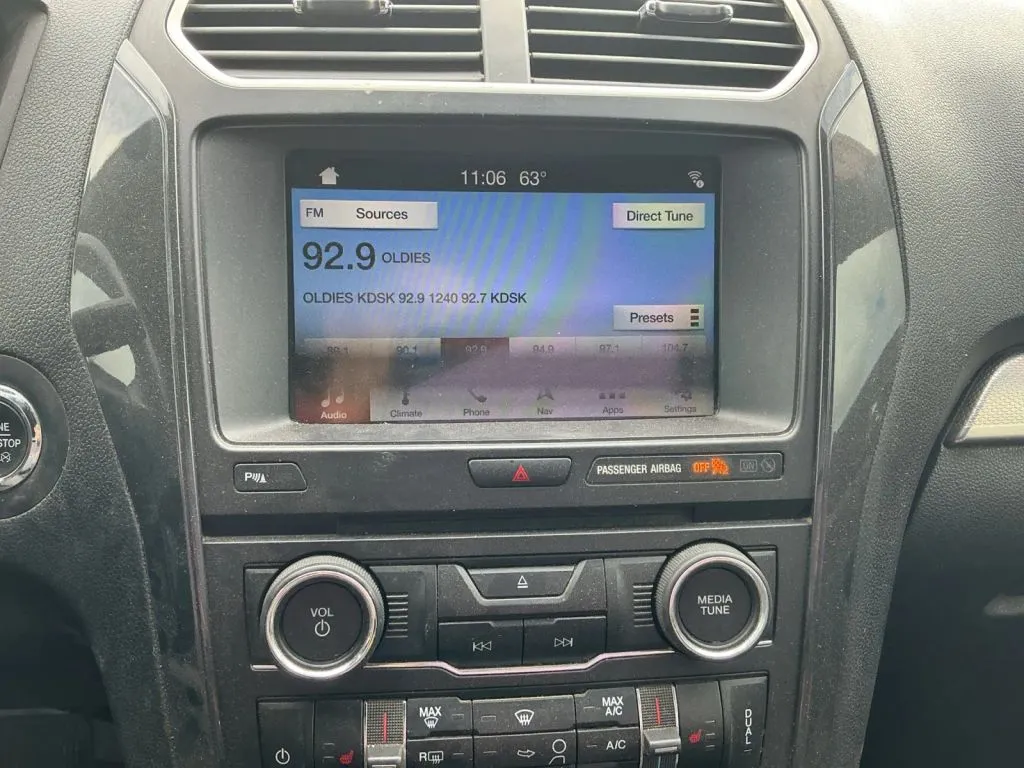Ford Explorer photo 28