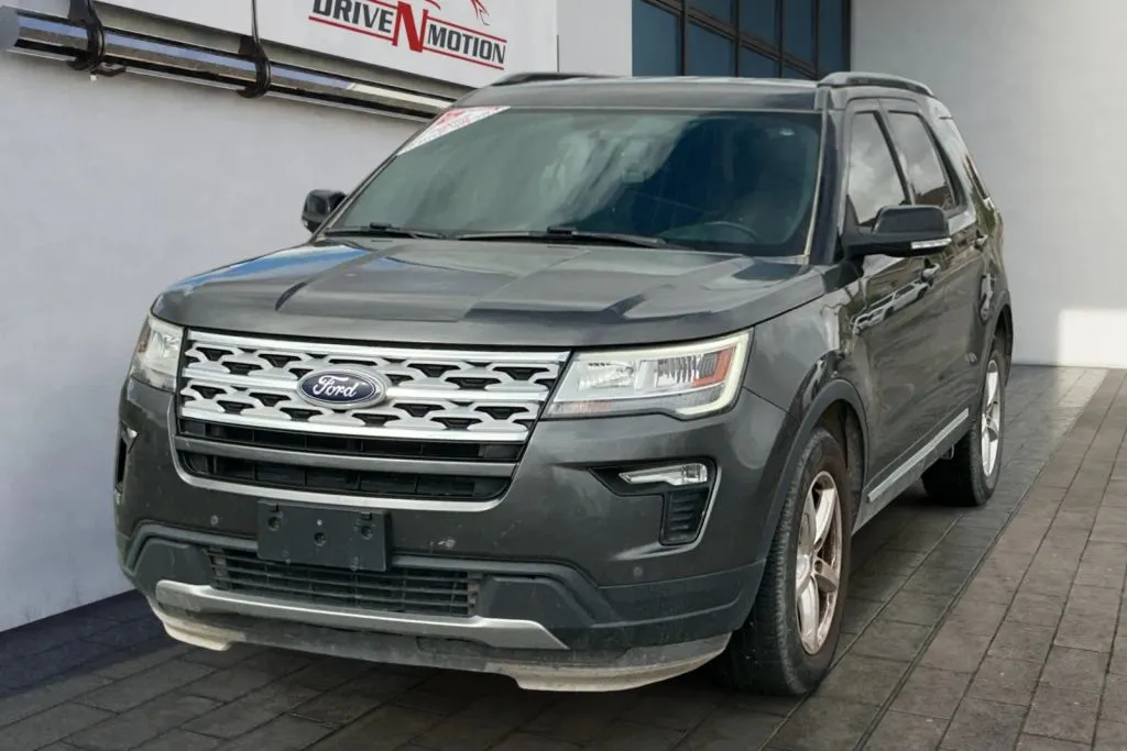Ford Explorer photo 9