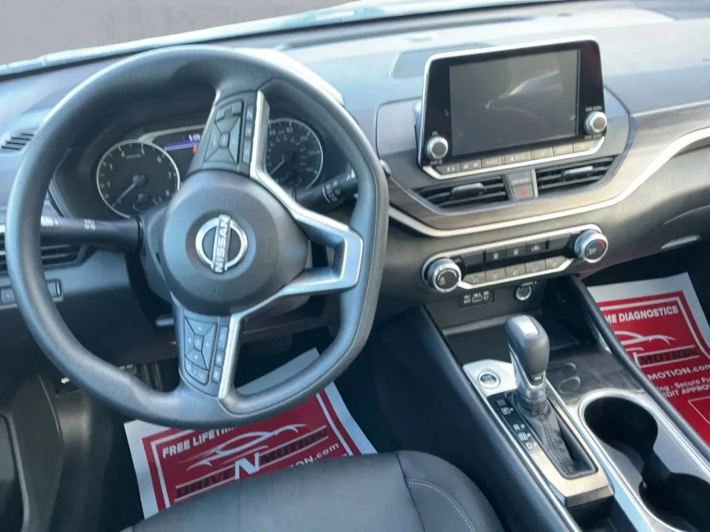 Nissan Altima photo 16