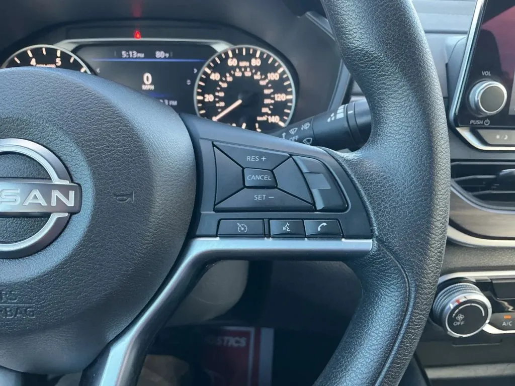 Nissan Altima photo 26