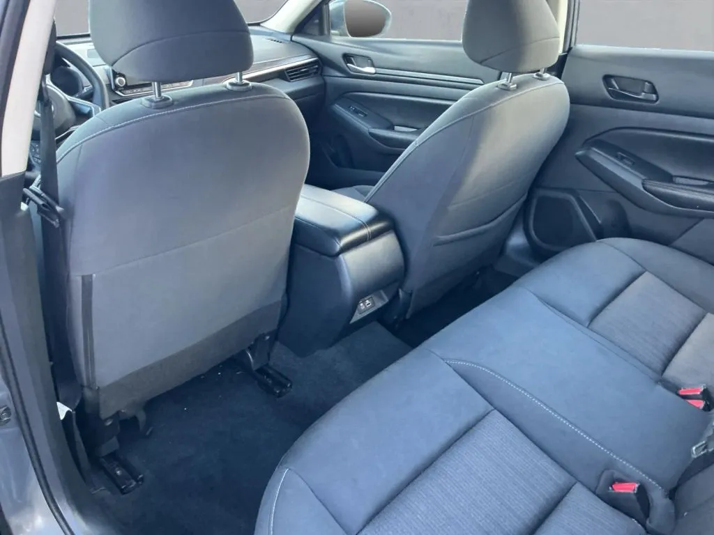 Nissan Altima photo 15