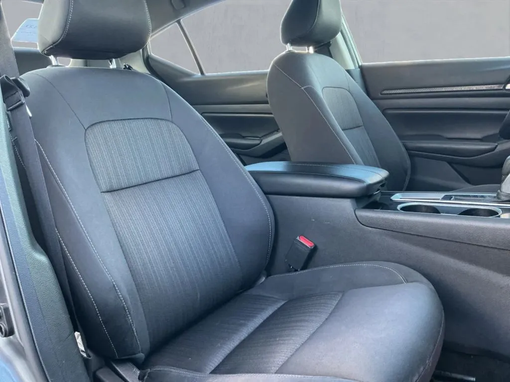 Nissan Altima photo 21