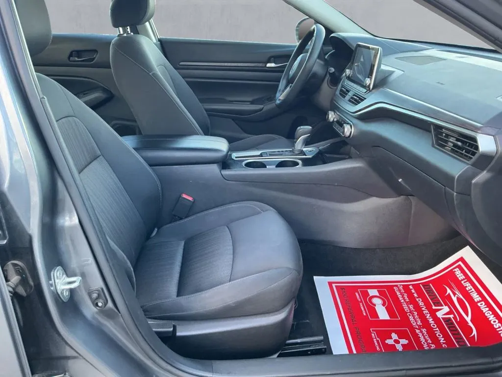 Nissan Altima photo 20