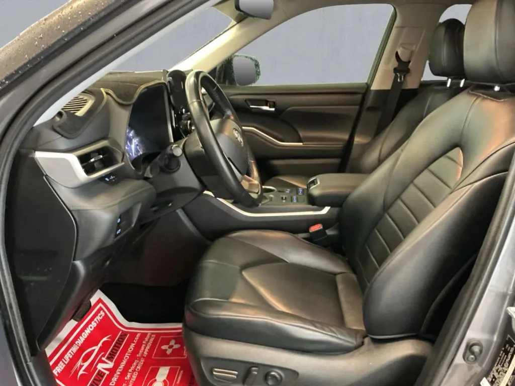 Toyota Highlander photo 12
