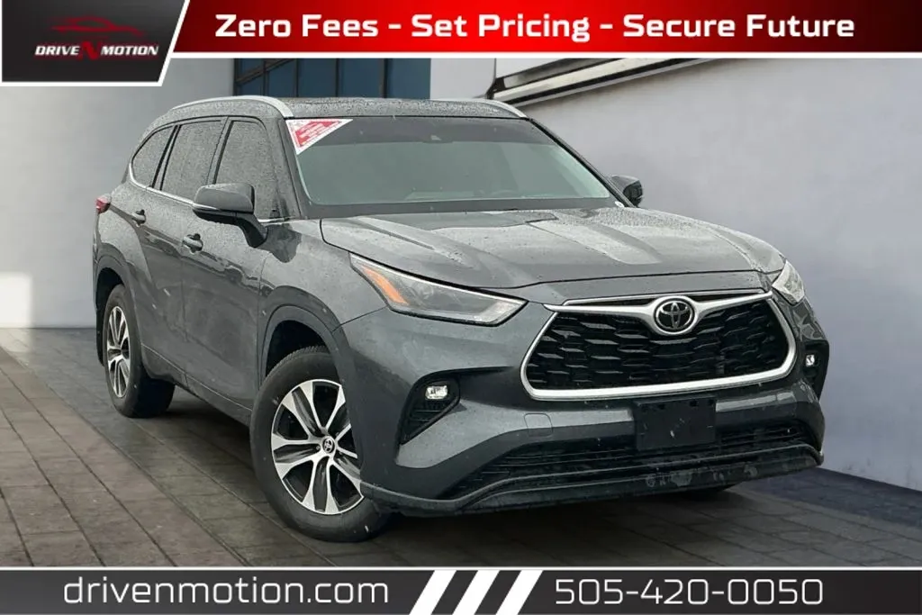 Gray 2022 Toyota Highlander XLE Sport Utility 4D for sale in Rio Rancho, NM