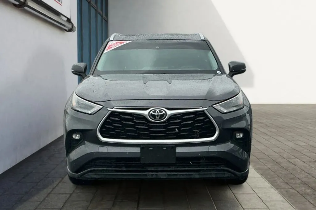 Toyota Highlander photo 8