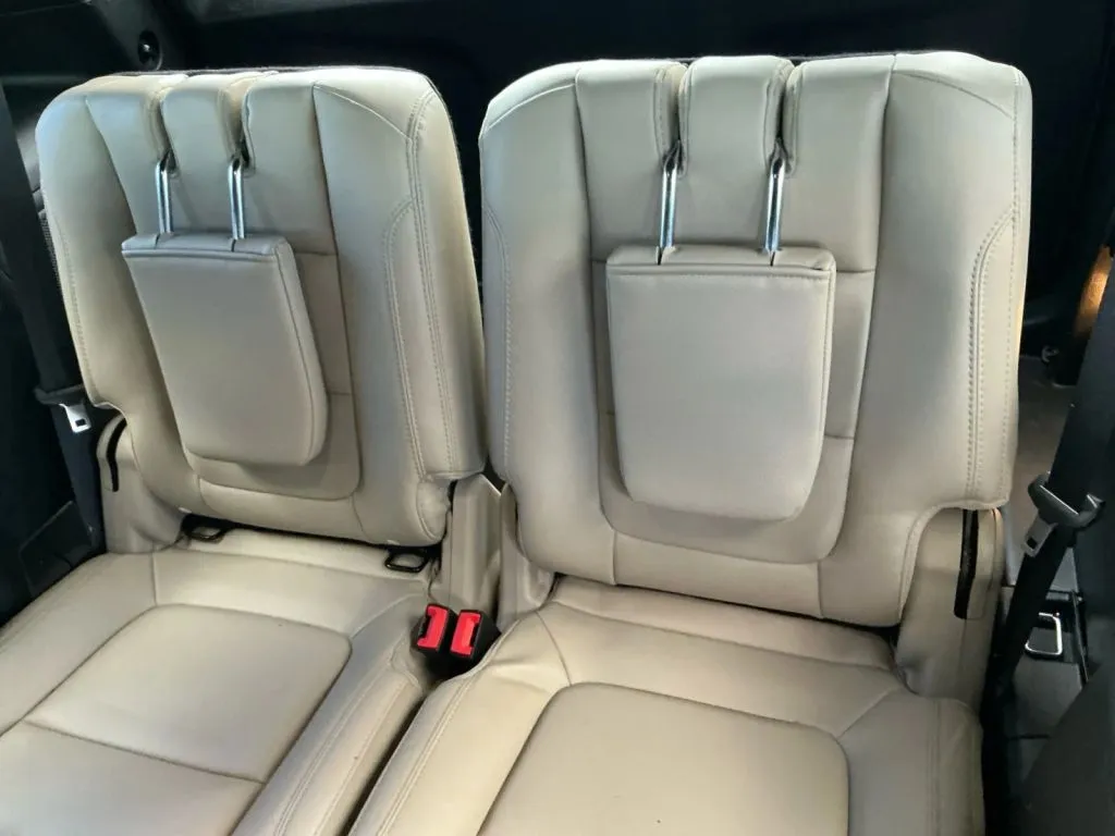 Ford Explorer photo 17
