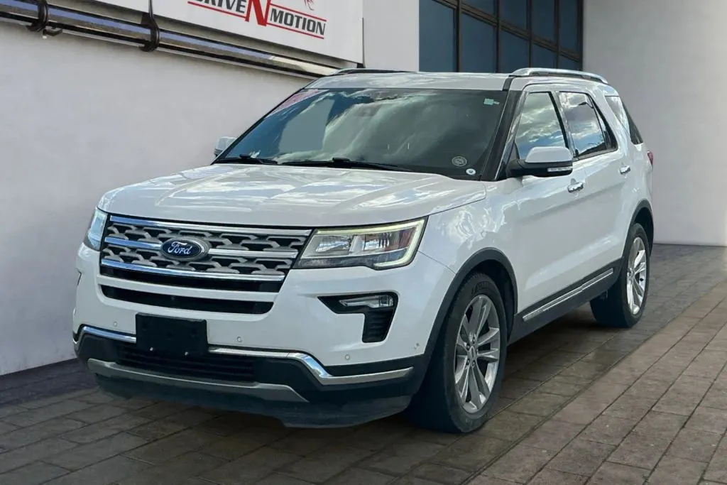 Ford Explorer photo 7
