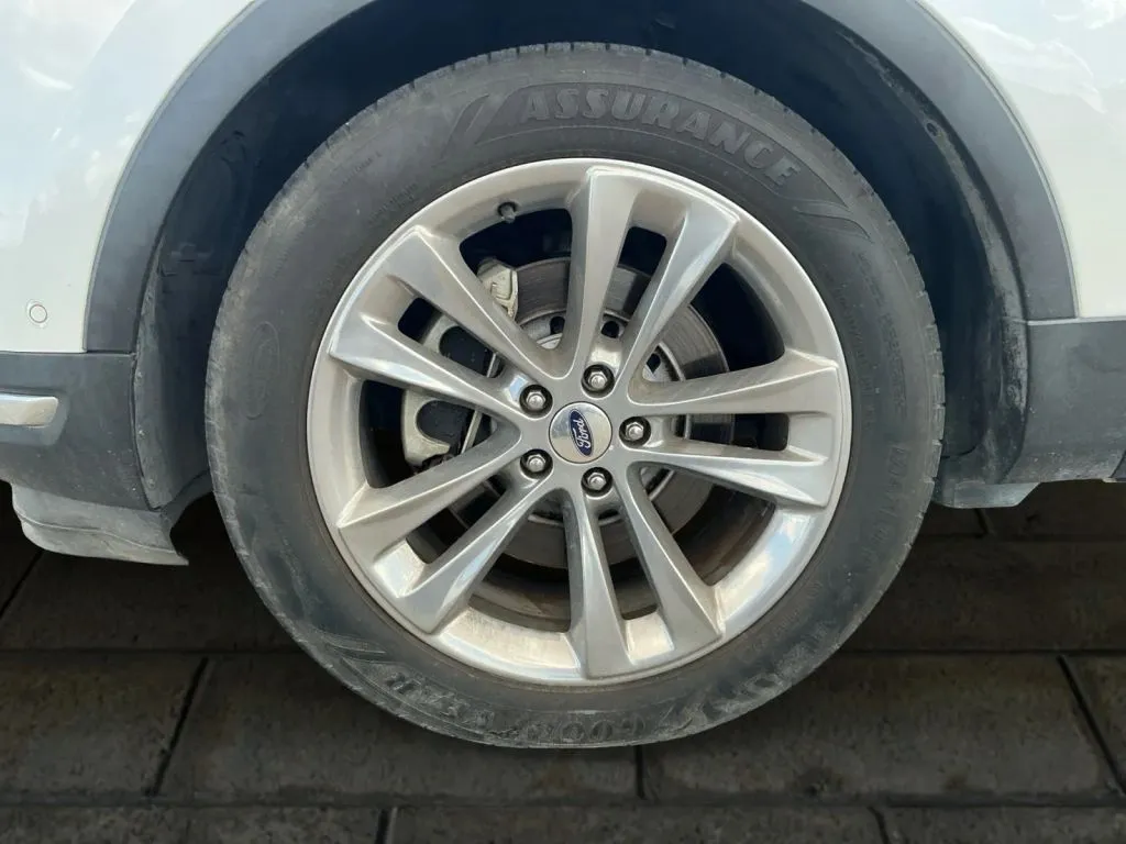 Ford Explorer photo 24