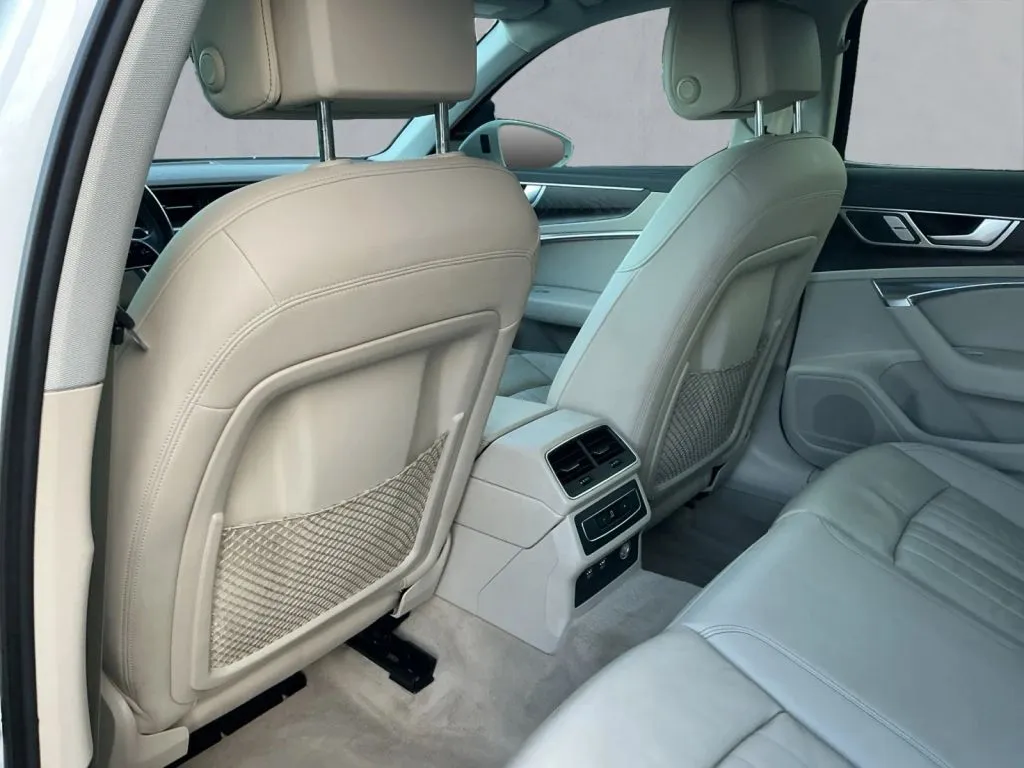Audi A6 photo 32