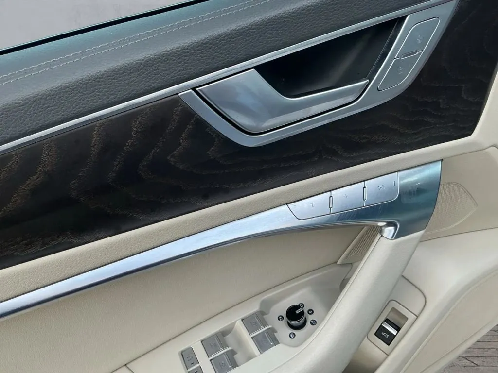 Audi A6 photo 10