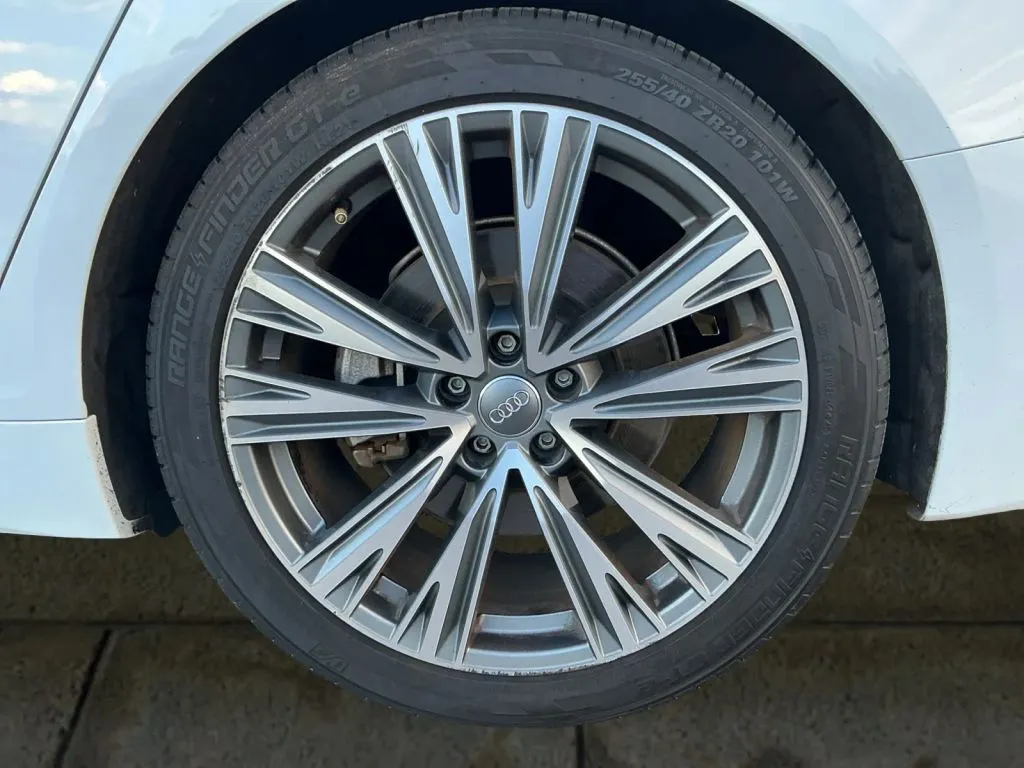 Audi A6 photo 35