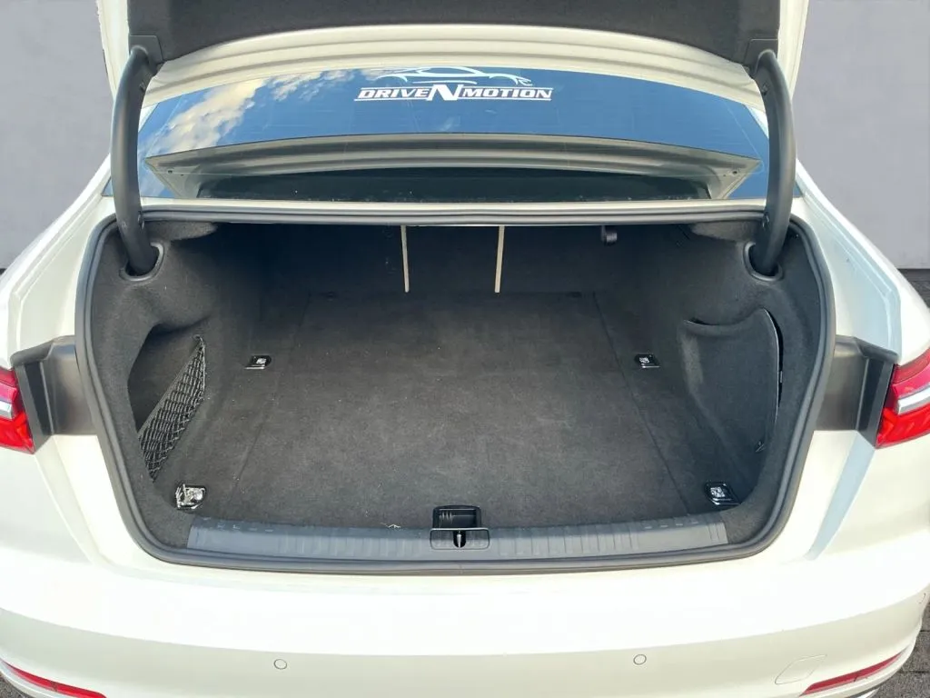 Audi A6 photo 12