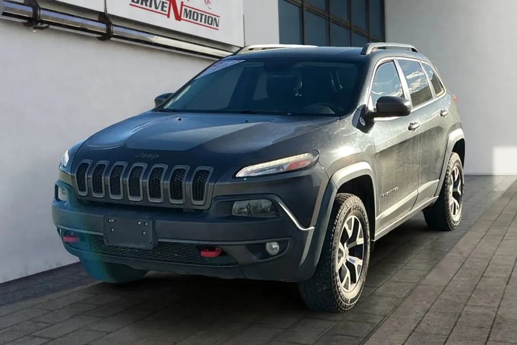 Jeep Cherokee photo 8