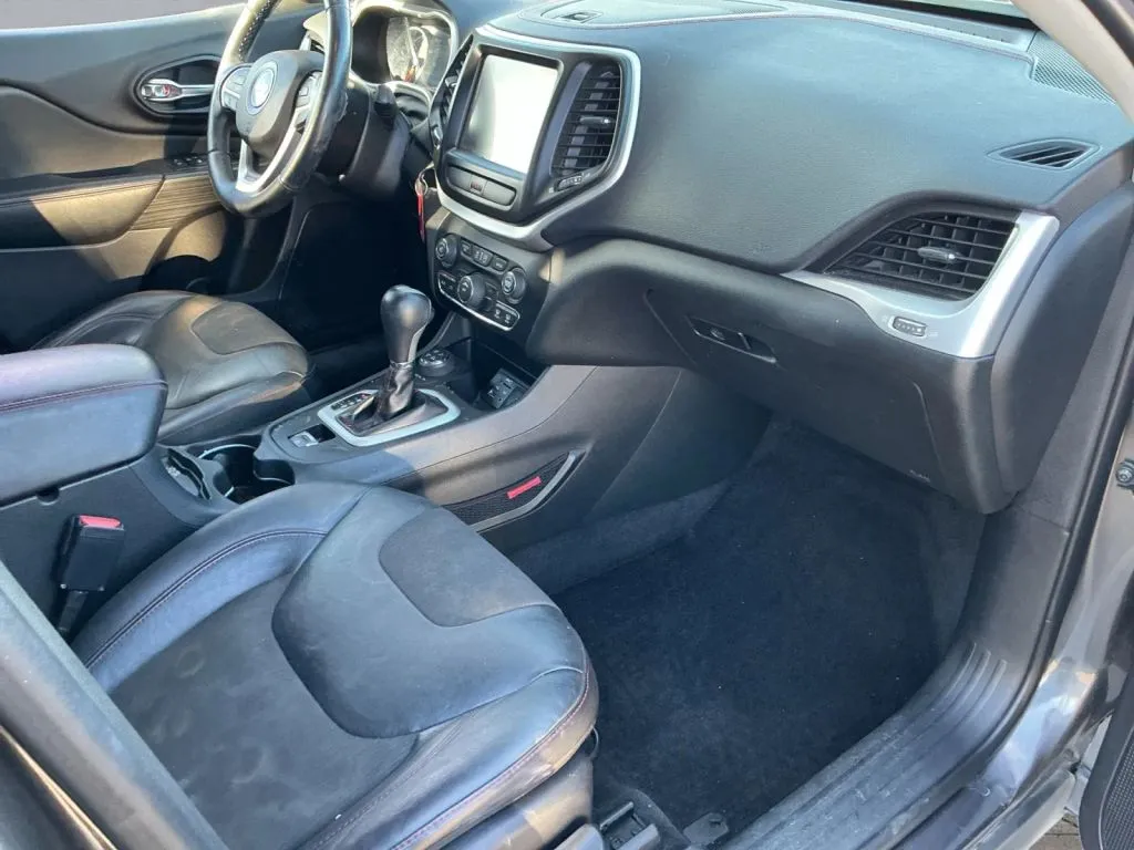 Jeep Cherokee photo 19