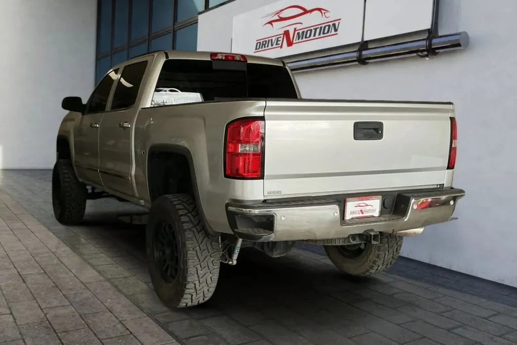 More photos of 2015 GMC Sierra 1500 Crew Cab SLT Pickup 4D 5 3/4 ft at Drive N-Motion Rio Rancho, NM