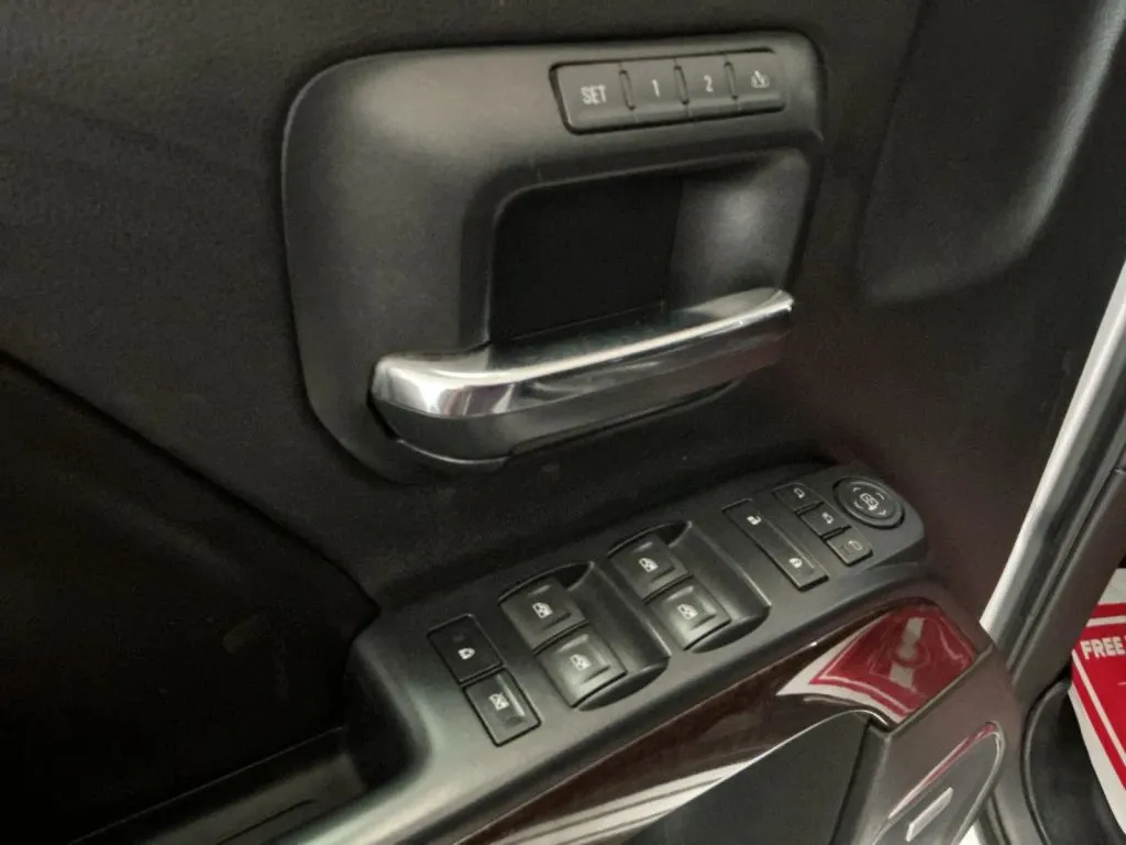 GMC Sierra photo 9
