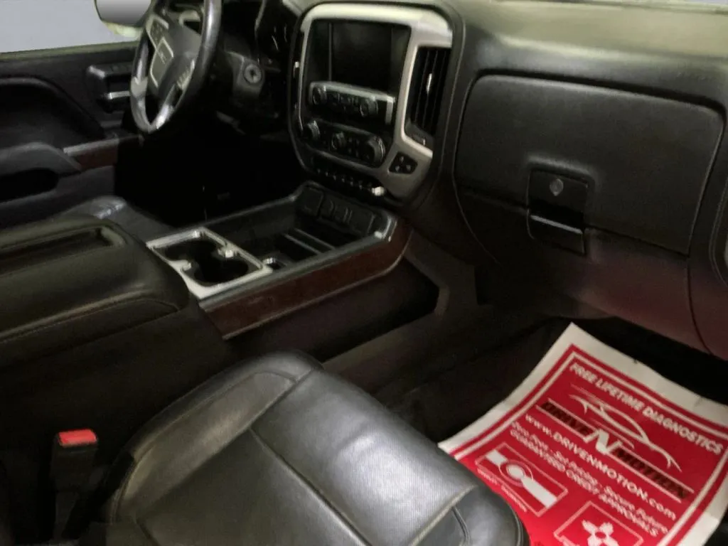 GMC Sierra photo 12