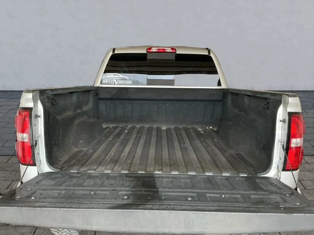 GMC Sierra photo 11