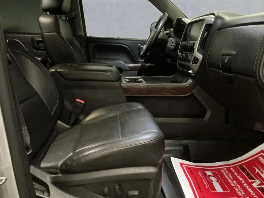 GMC Sierra photo 13