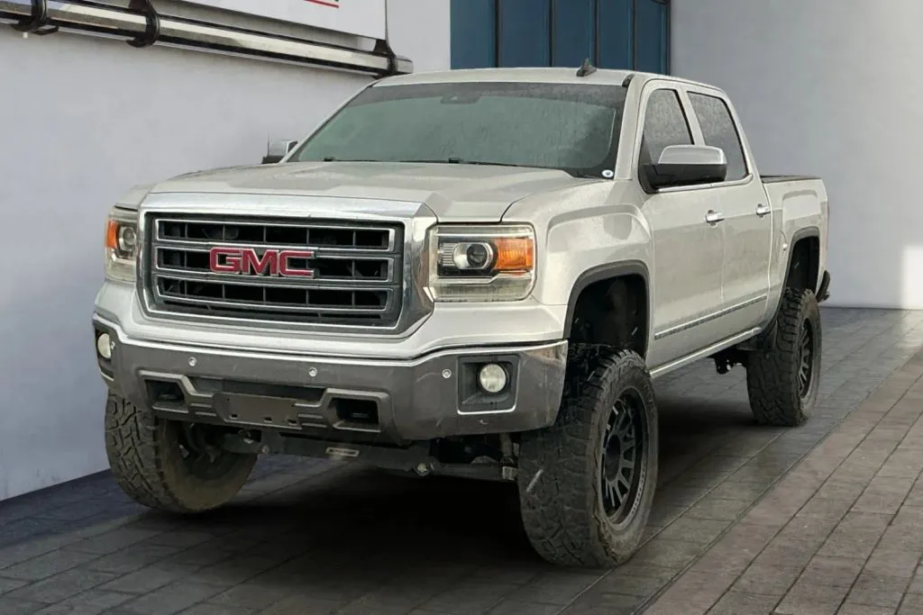 More photos of 2015 GMC Sierra 1500 Crew Cab SLT Pickup 4D 5 3/4 ft at Drive N-Motion Rio Rancho, NM