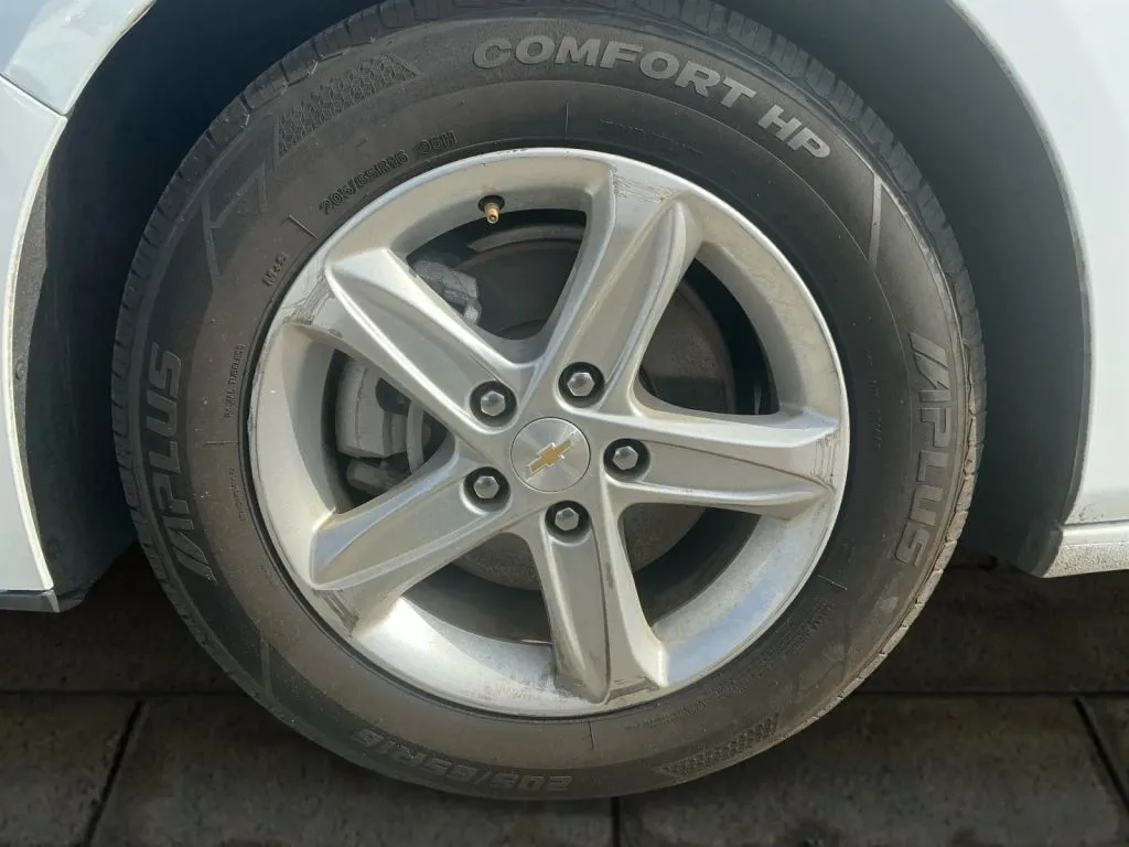 Chevrolet Malibu photo 9