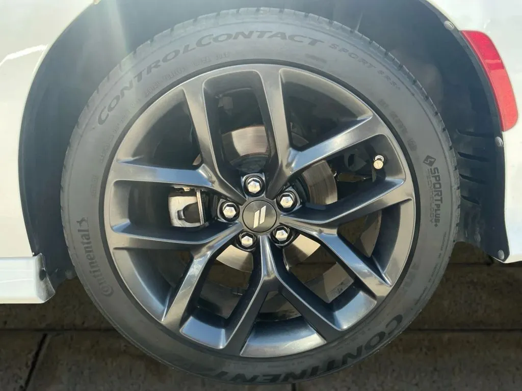 Dodge Charger photo 15