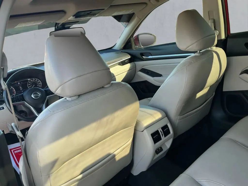 Nissan Altima photo 17