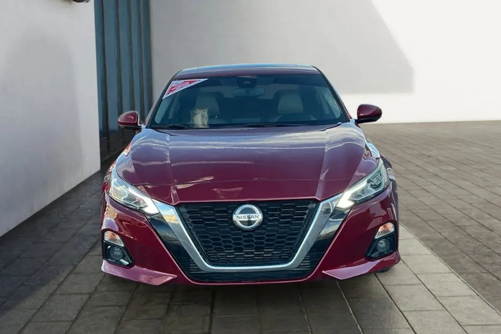 Nissan Altima photo 8