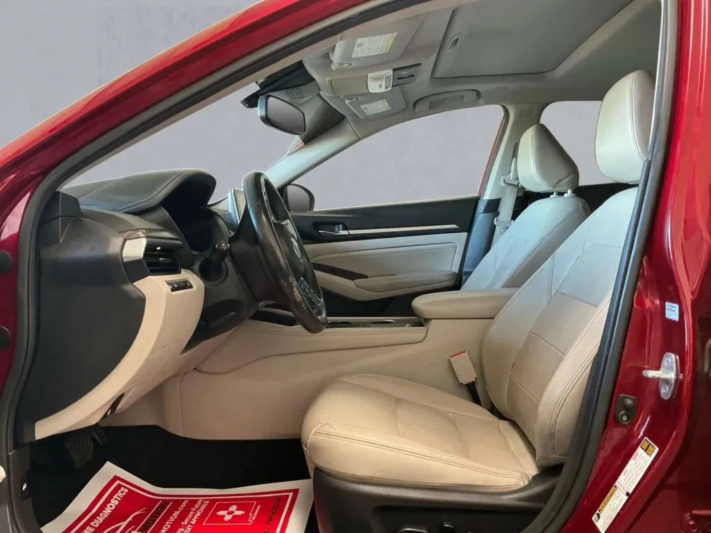 Nissan Altima photo 12
