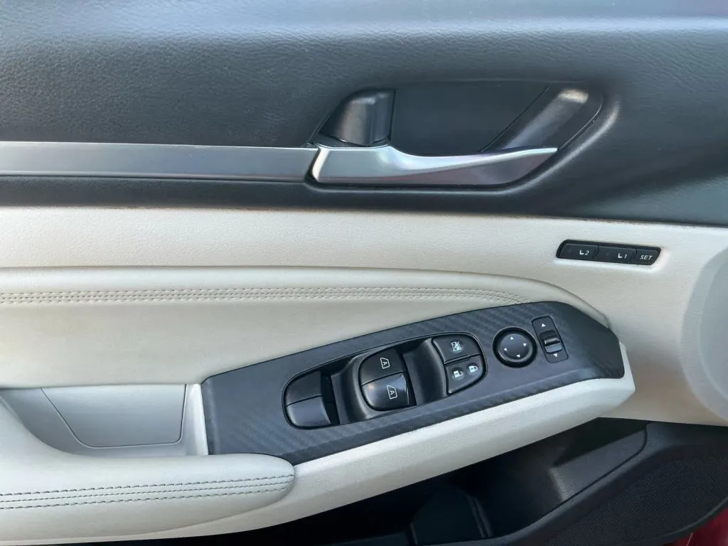 Nissan Altima photo 11
