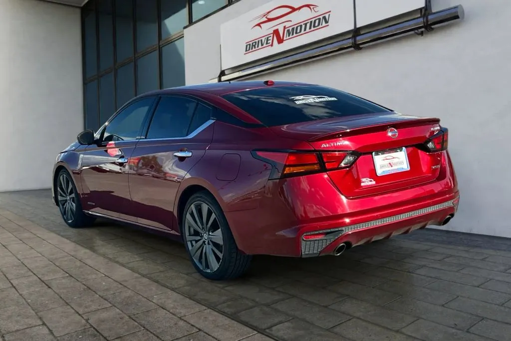 Nissan Altima photo 6