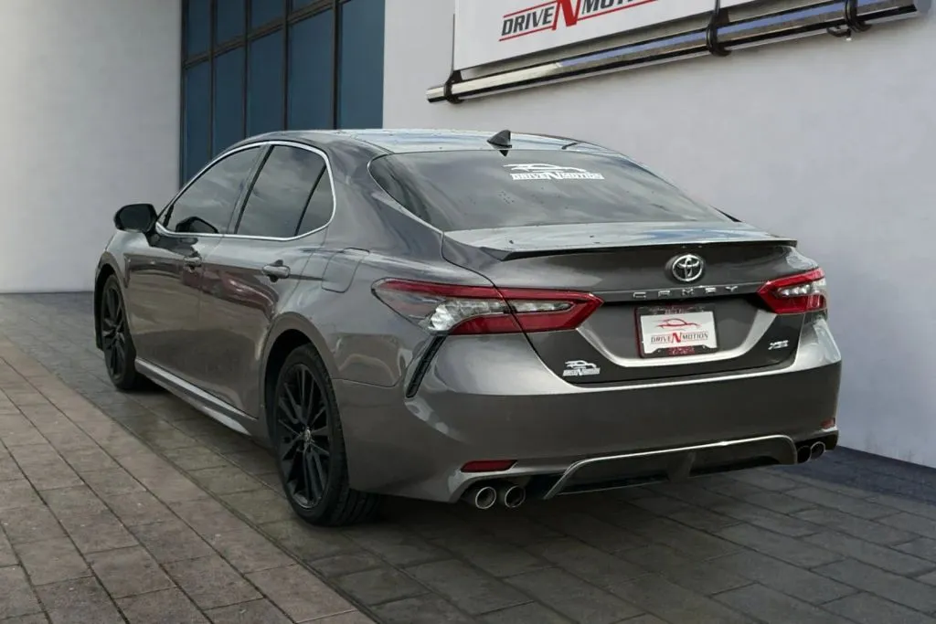 Toyota Camry photo 6