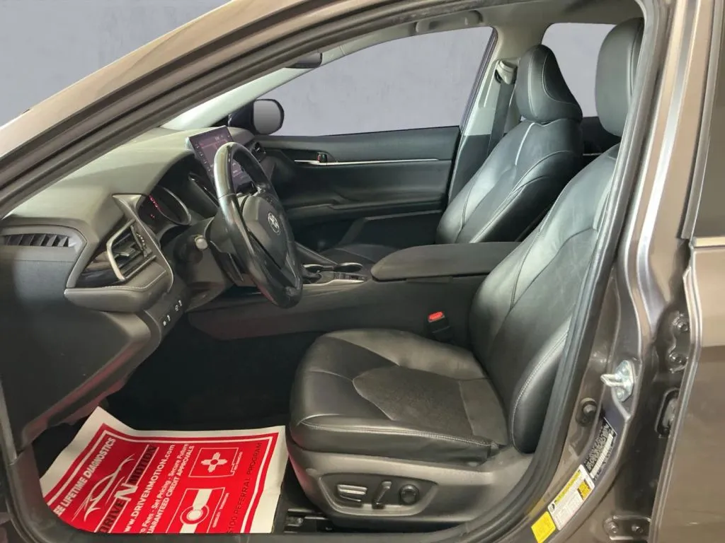 Toyota Camry photo 12